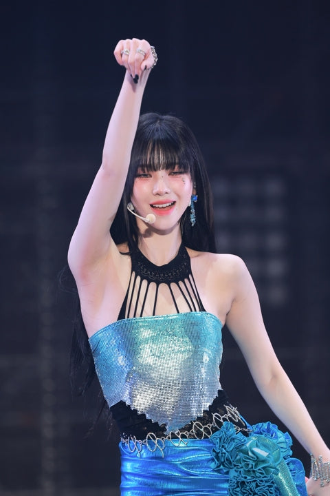 Karina 231010 카리나 Blue clothes 2.73 gb 242 pics ZOOMABLE