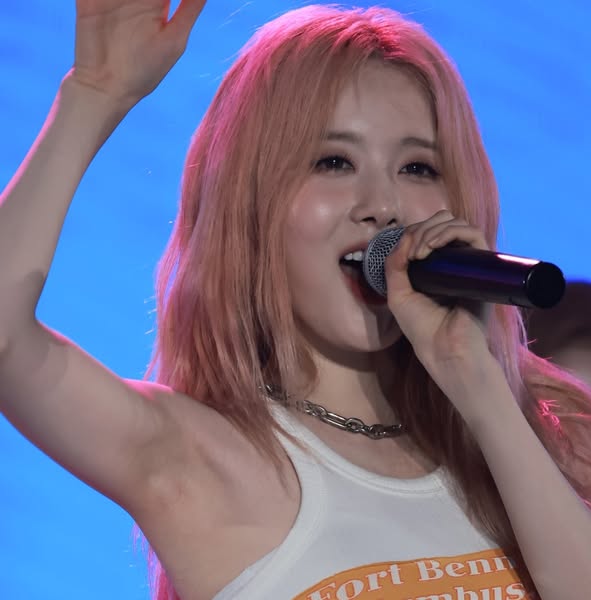 Sieun 230729 (922 pics - 7.26 gb)