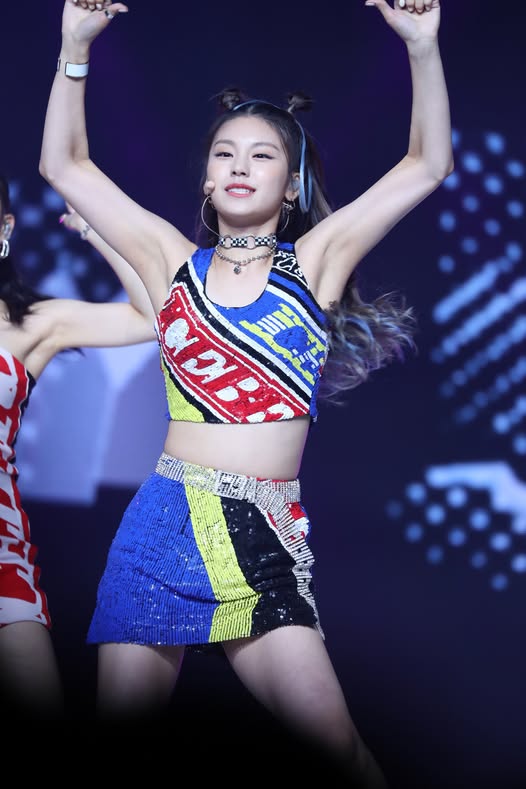 Yeji 190729 (318 pics - 2.61 gb)
