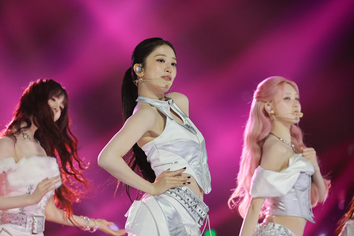 251115 Yujin 1350+ pics