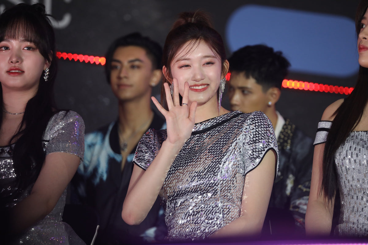 Leeseo 221108 255 pics