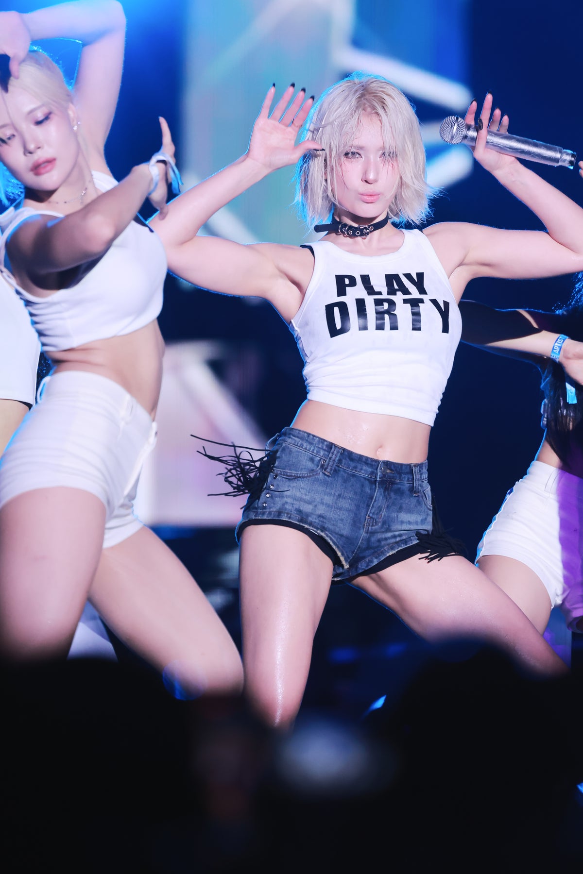 250823 Somi 2073 pics