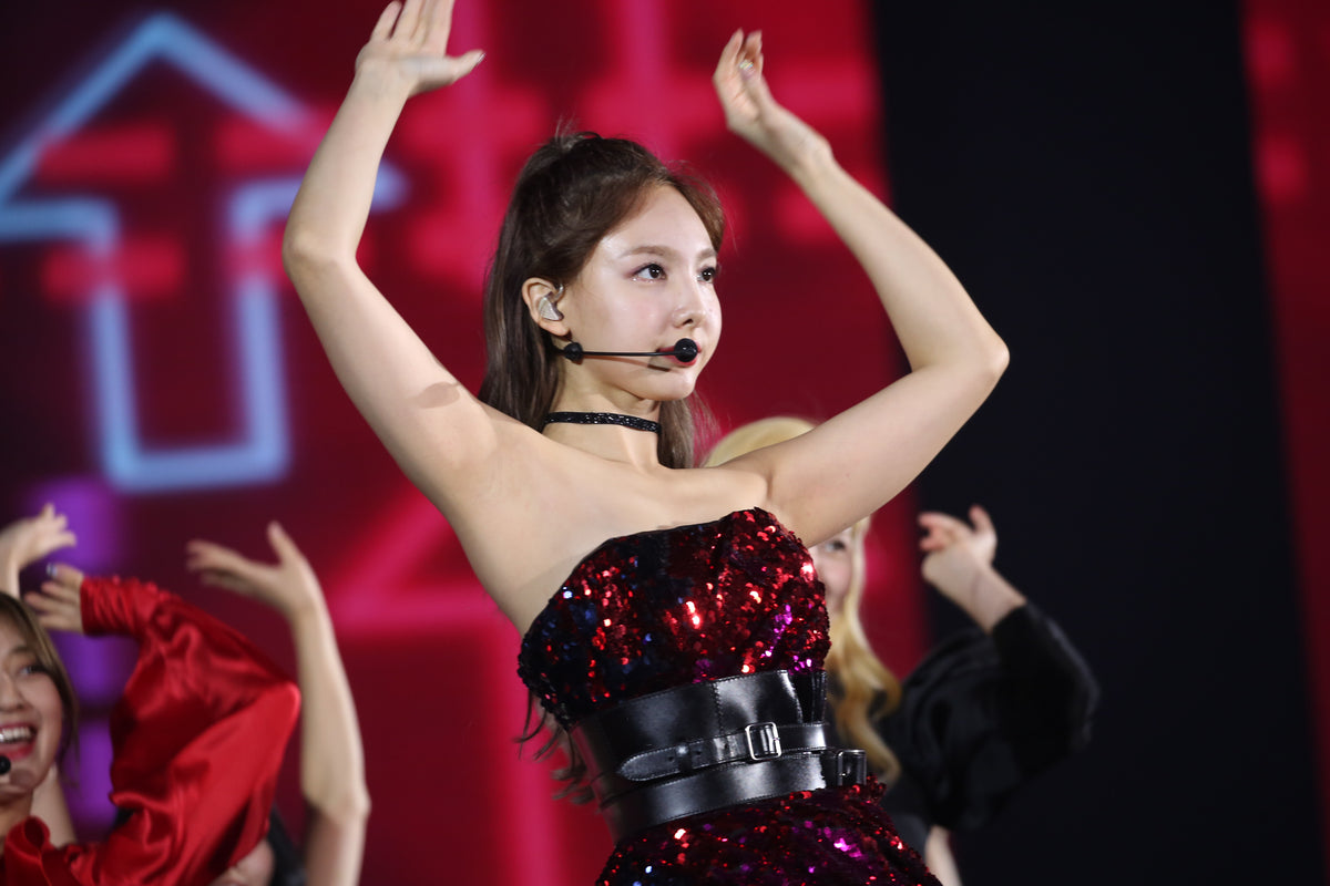 190822 Nayeon 777 pics
