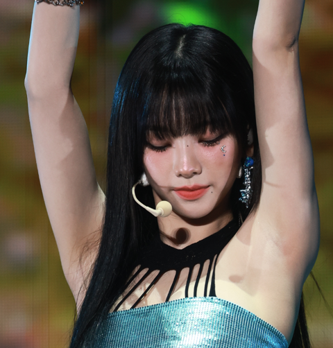 Karina 231010 카리나 (1173 pics - 13.2 gb)
