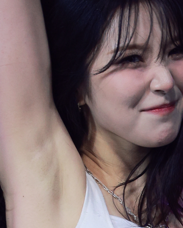 Jiheon 231012 백지헌 (1049 pics - 11.6 gb)