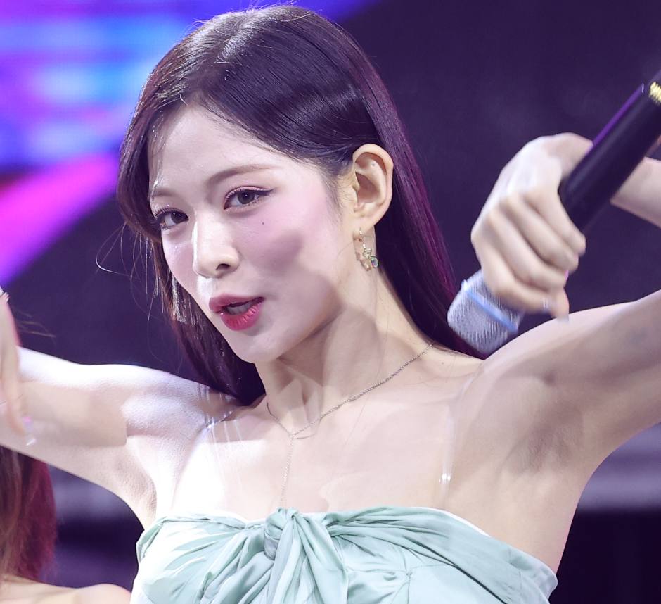 220921 이채영 Chaeyeong 254 pics