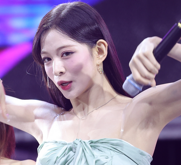 220921 이채영 Chaeyeong 254 pics