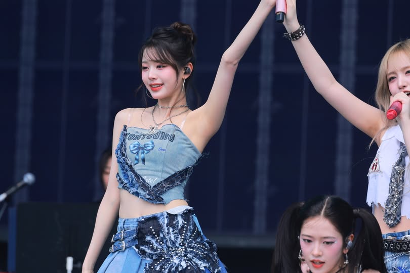 Wonyoung 240817 IVE (1,002 pics - 7.65 gb)