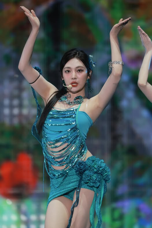 Ningning 231010 (1326 pics 11.93 gb)