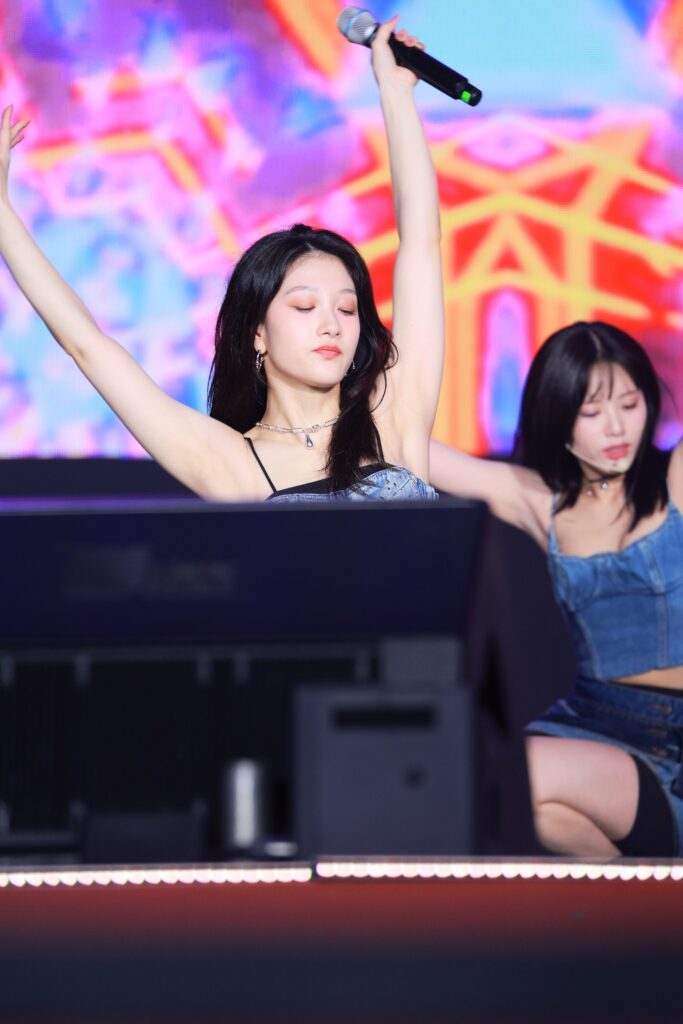 Lee Seo-yeon 230812 (2236 pics - 36.9 gb)