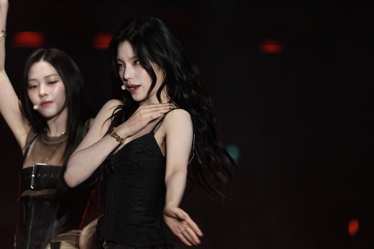 241005 Yeji 2080 pics