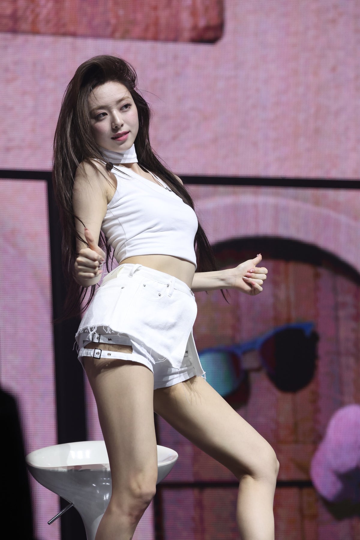 241102 Yuna 4674 pics