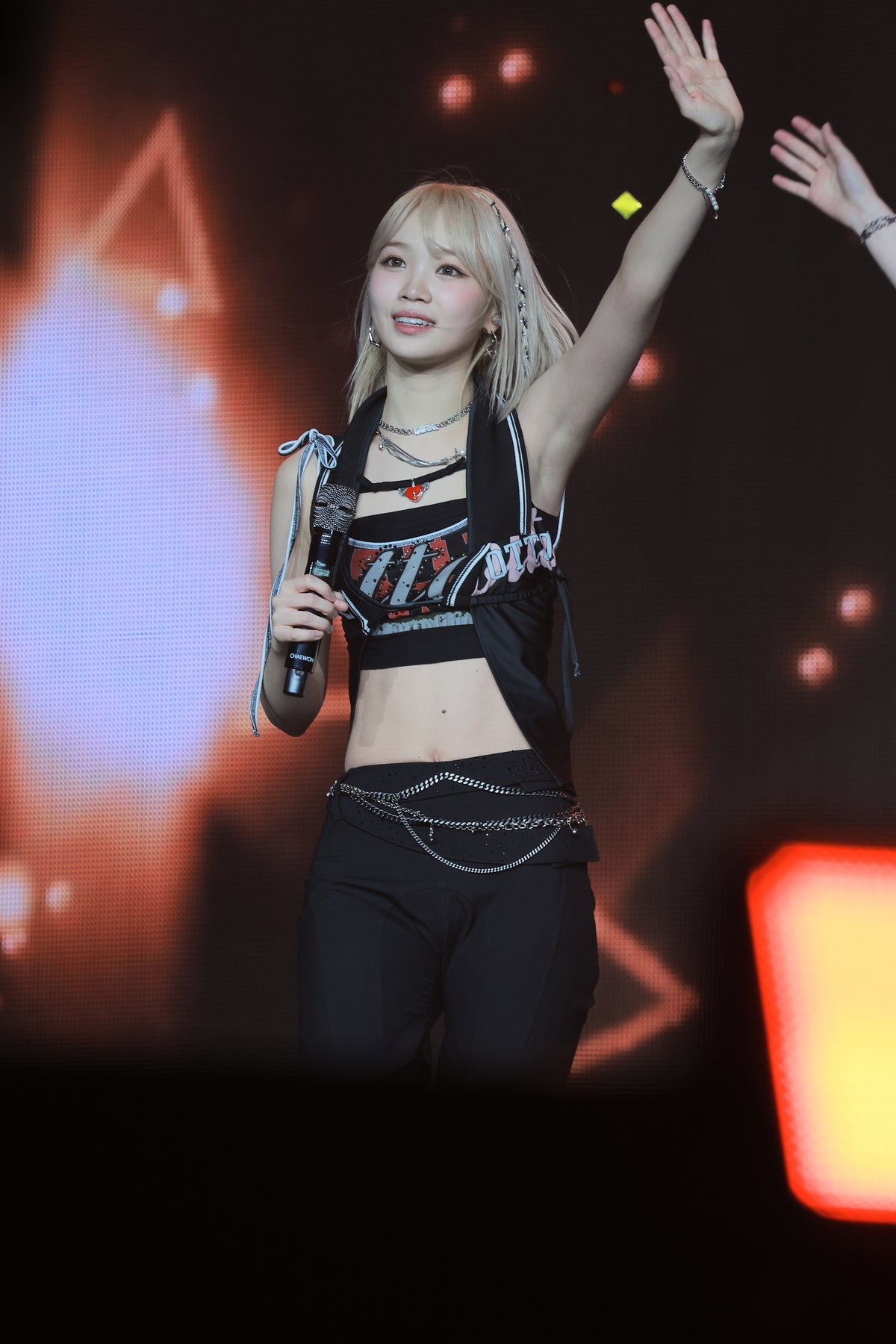 240615 Chaewon 3633 pics