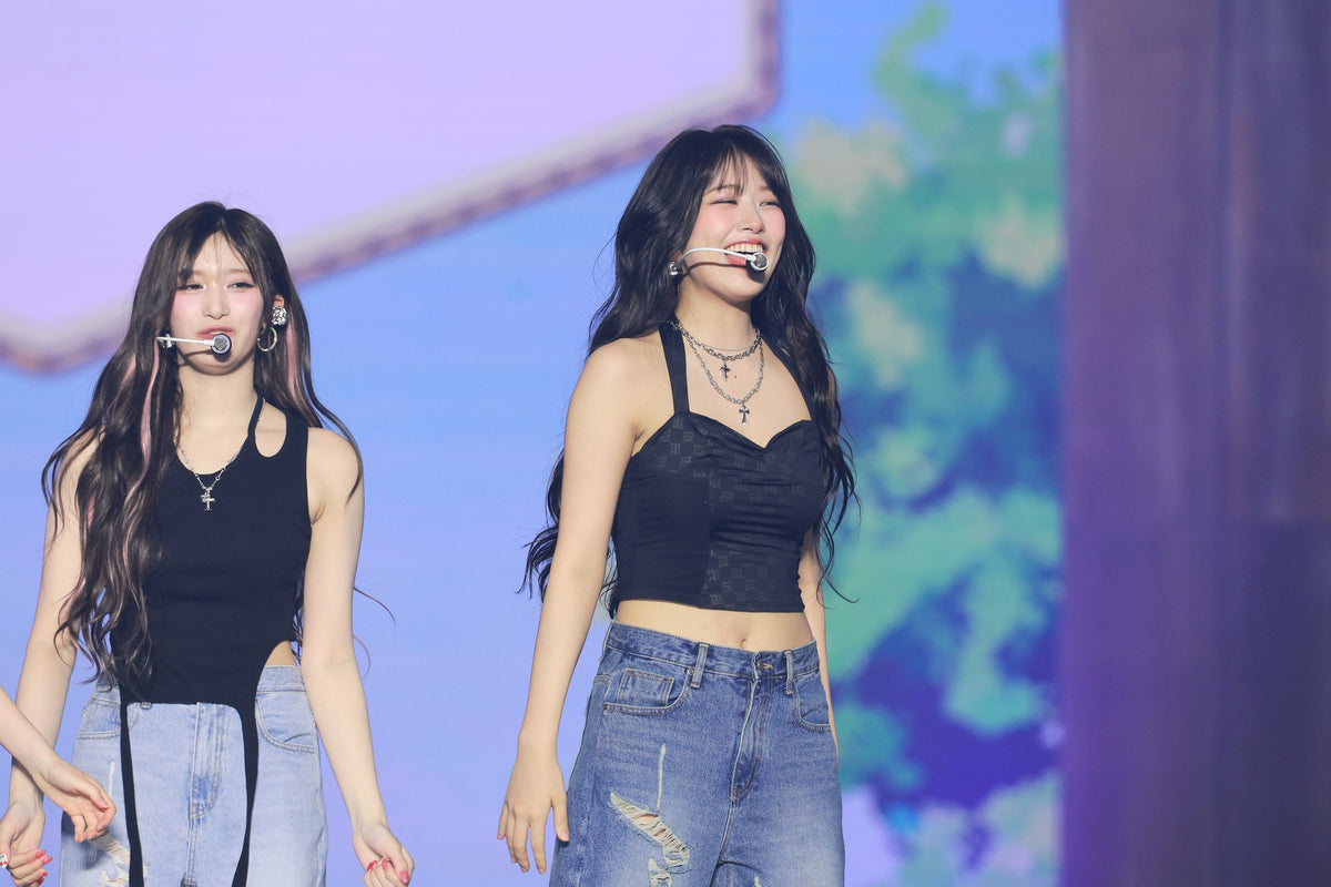 250405 Ahn Yujin 2070 pics