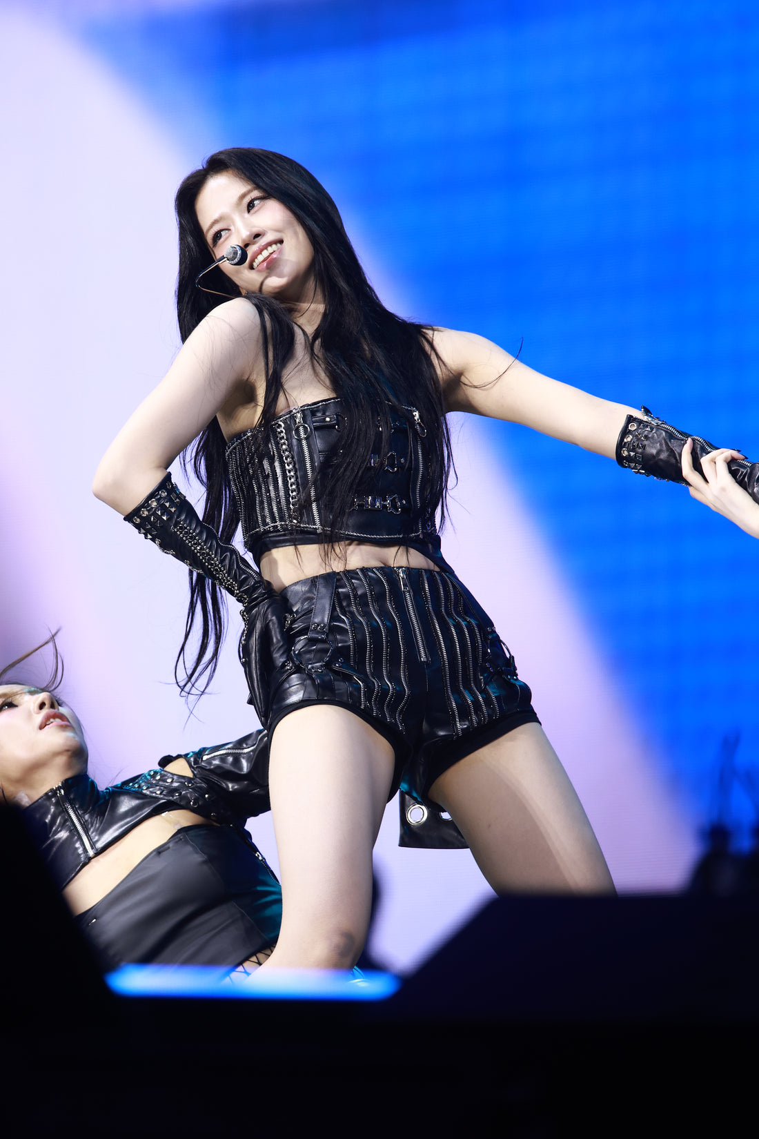 251102 Yujin 2343 pics