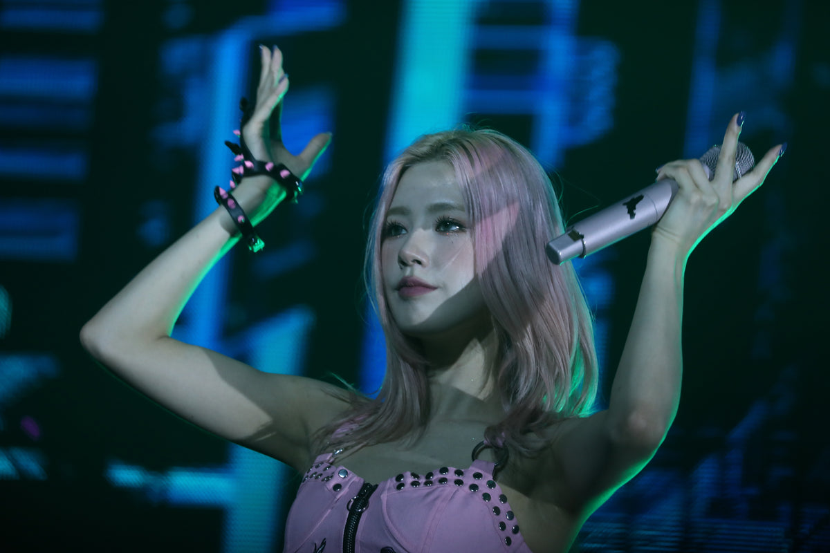 220917 Miyeon 353 pics