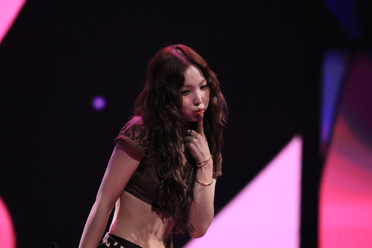 250822 Nayeon 1722 pics