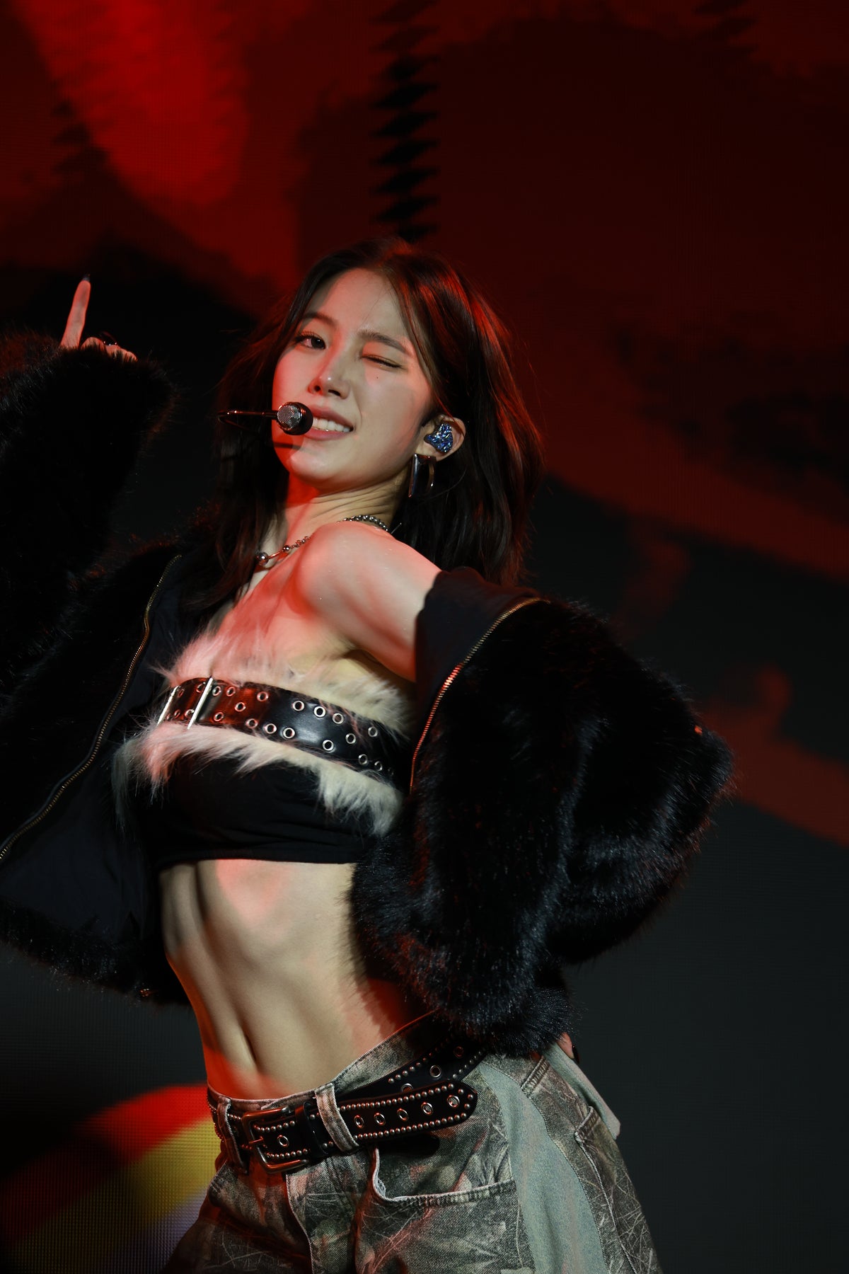 251030 Kazuha 1100+ pics