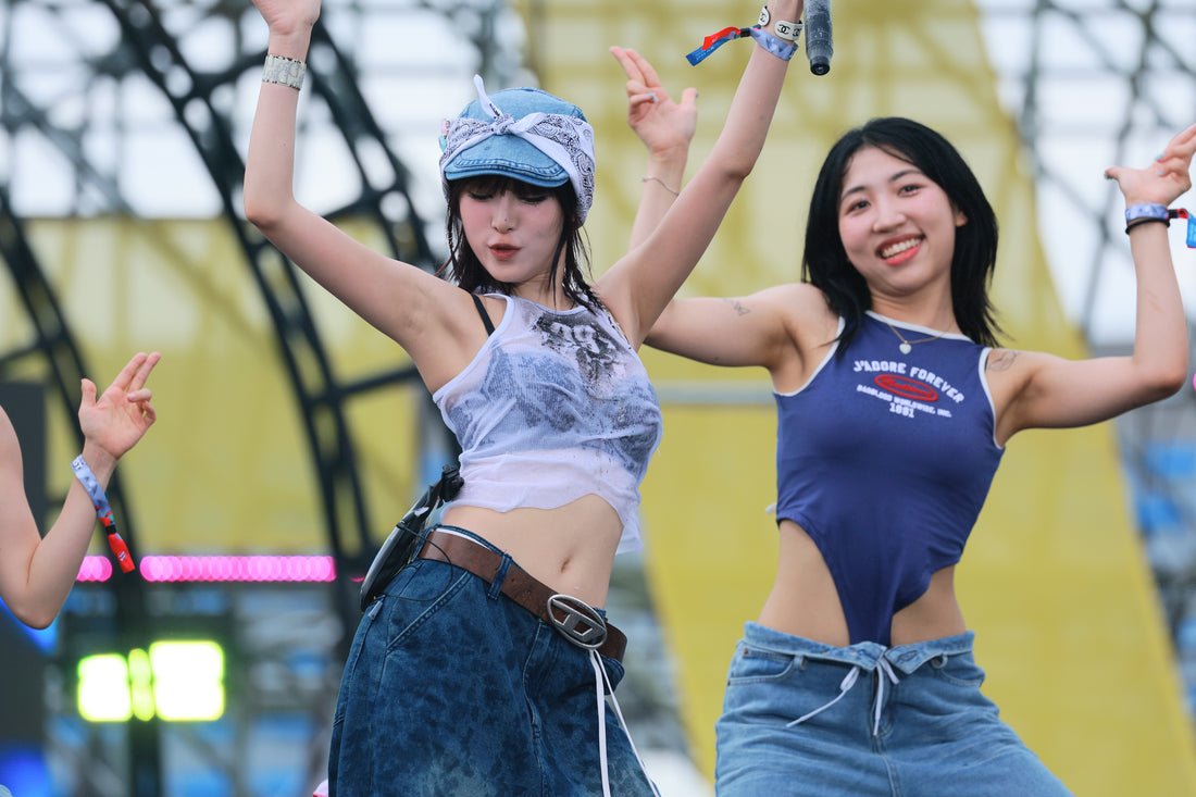 240713 Yena 10.000 pics