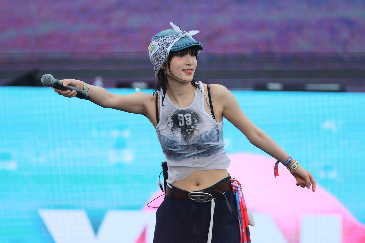 240713 Yena 10.000 pics