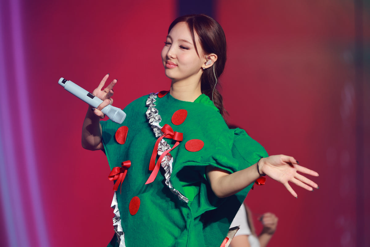 211226 Nayeon data 949 pics